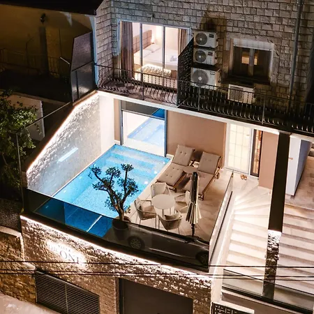 The One With Heated Pool & Jacuzzi Μόσταρ