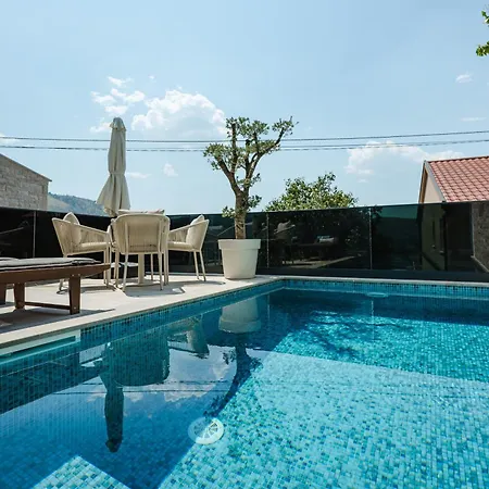 Villa The One With Heated Pool & Jacuzzi *