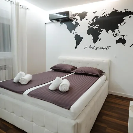 Βίλα The One With Heated Pool & Jacuzzi Μόσταρ