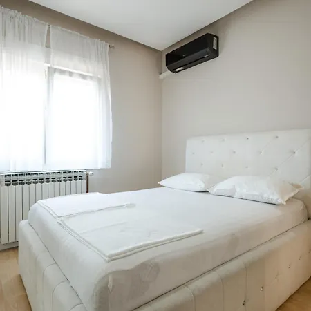 The One With Heated Pool & Jacuzzi Villa Mostar